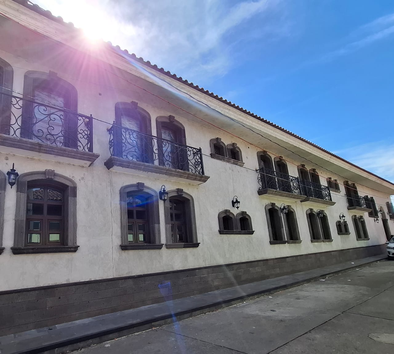 Fachada exterior de Mansion Real Tocumbo